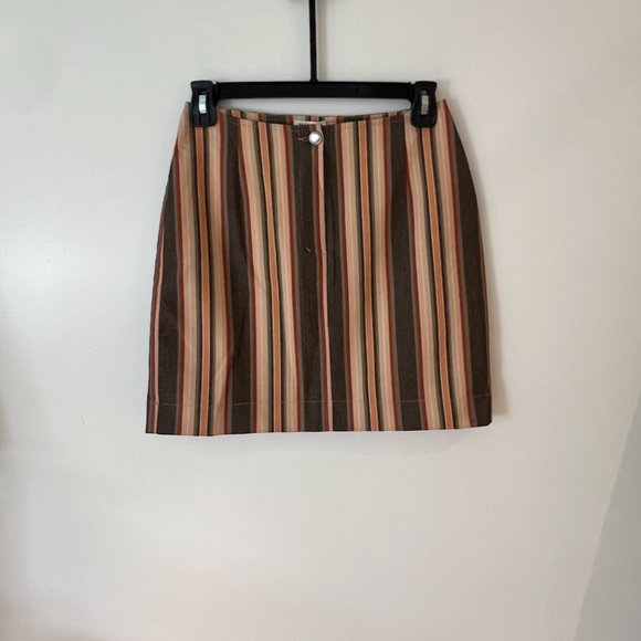 Women's straight-cut skirt with multi-colored vertical stripes. Size 4 - Picture 2 of 4